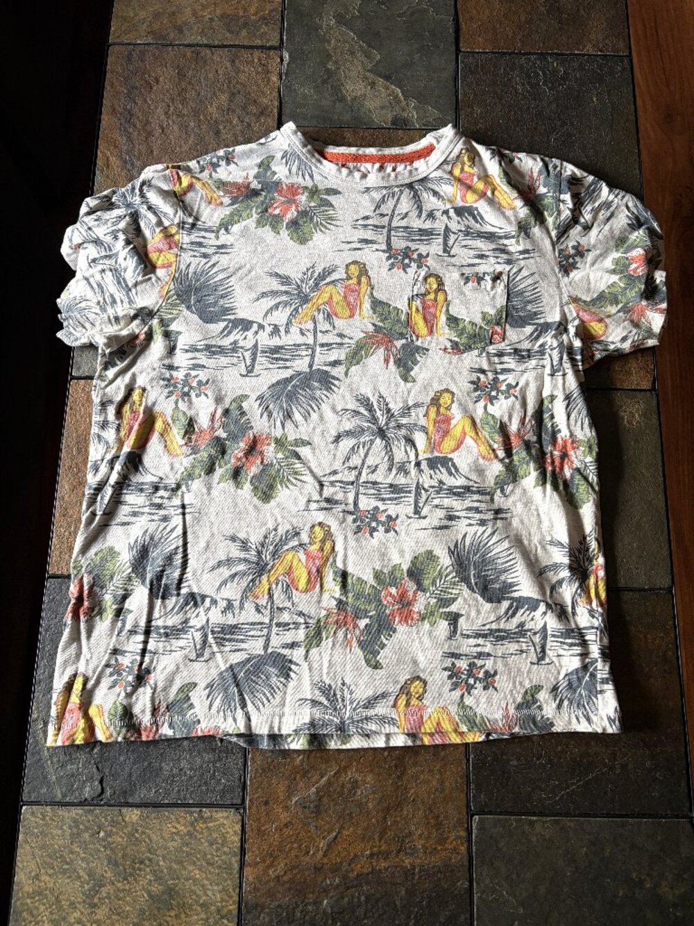 Alexander Julian Colours Hawaiian print hula girl palm tree pocket t-shirt M